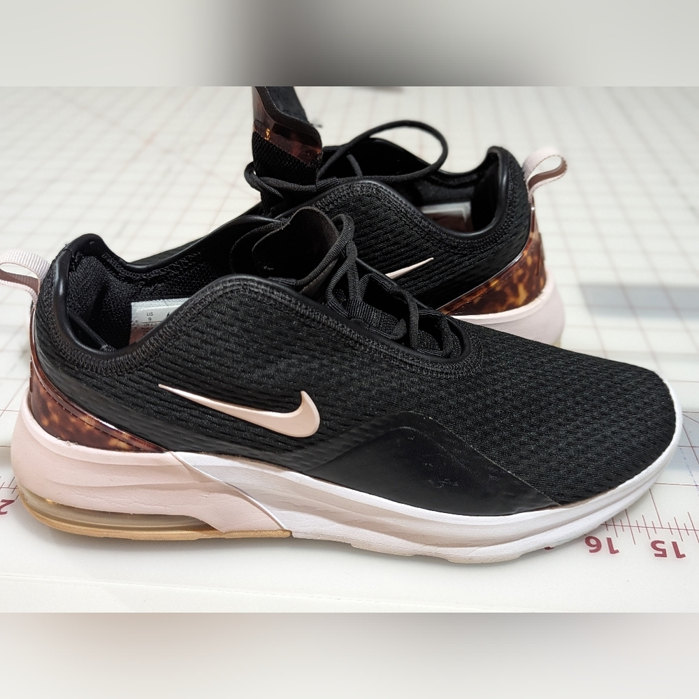 Nike Air Max Motion 2, Tortoise/Pink